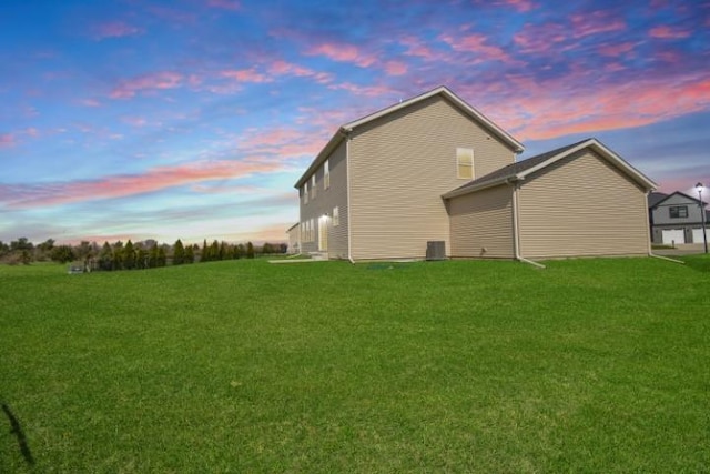 exterior space featuring a yard