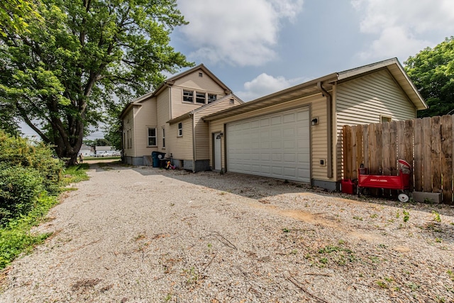112 E Peru St, Princeton, IL 61356 - view of front of property with driveway and a garage