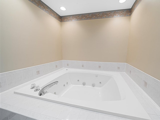 165 Fairfield Dr Unit 35B, New Lenox, IL 60451 - full bathroom featuring a tub with jets