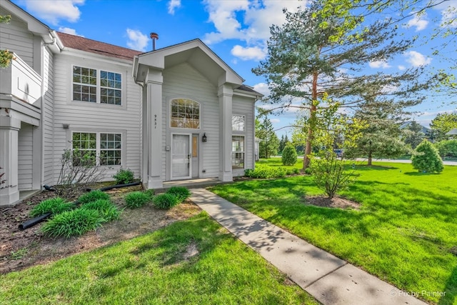 9531 Lenox Ln, Lakewood, IL 60014 - view of front of property featuring a front lawn