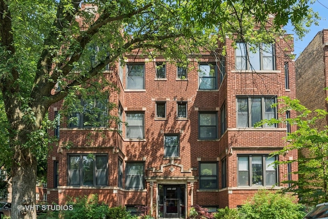 6455 N Bosworth Ave Unit 2, Chicago, IL 60626 - photo 1