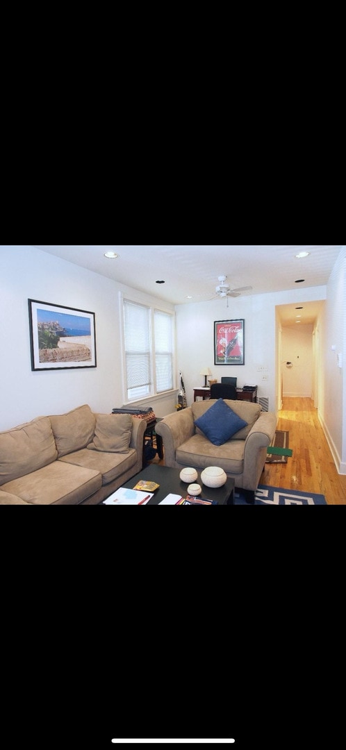 2742 N Kenmore Ave, Chicago, IL 60614 - living area featuring light wood-type flooring and recessed lighting