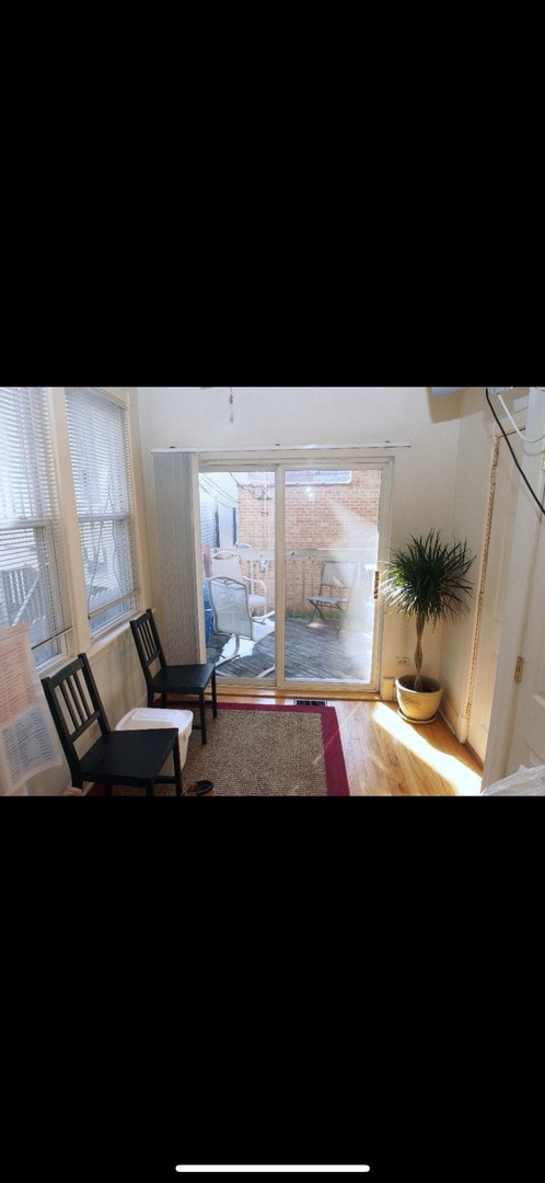 2742 N Kenmore Ave, Chicago, IL 60614 - interior space featuring wood finished floors