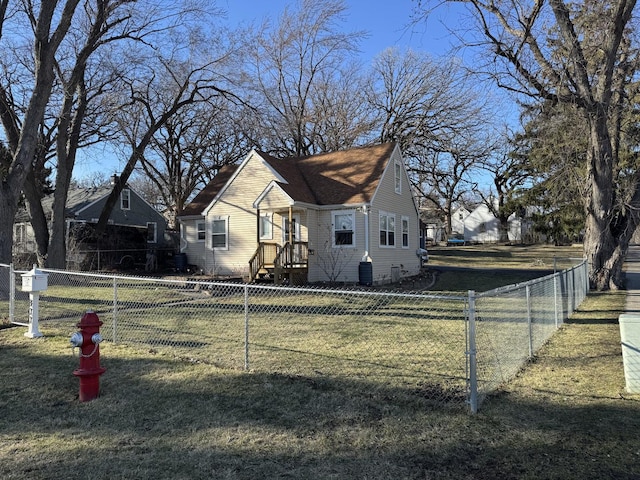 800 Tomahawk Trl, Round Lake Heights, IL 60073 - view of side of property featuring fence private yard and a lawn