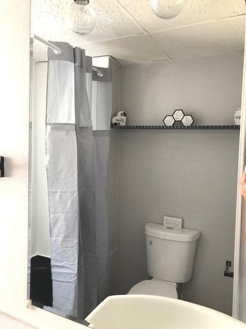 1639 Victoria Ave, North Chicago, IL 60064 - bathroom with toilet