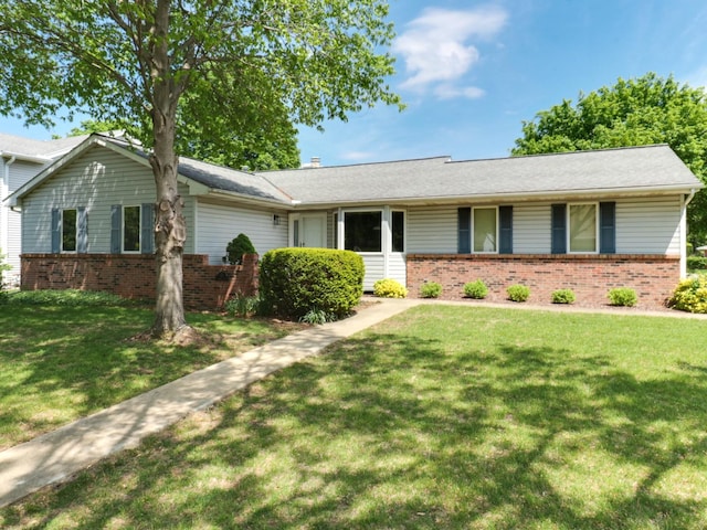 608 Cheshire Dr, Bloomington, IL 61704 - ranch-style home featuring brick siding and a front yard