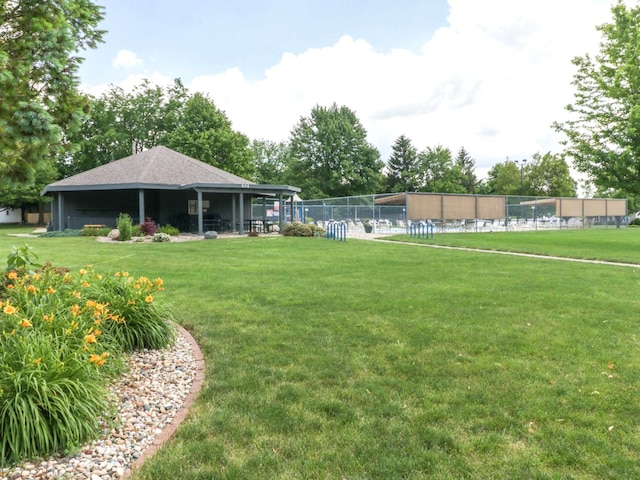 608 Cheshire Dr, Bloomington, IL 61704 - view of yard