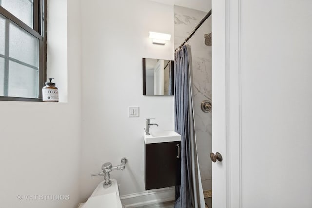 6901 S Oglesby Ave Unit 3A, Chicago, IL 60649 - full bath featuring a shower with shower curtain and vanity