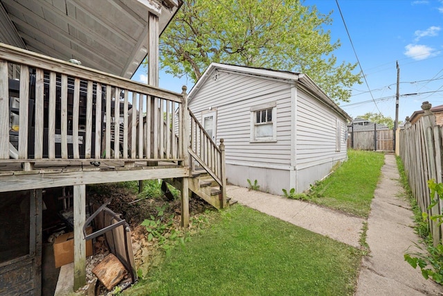 2142 N Mobile Ave, Chicago, IL 60639 - view of side of property with a fenced backyard