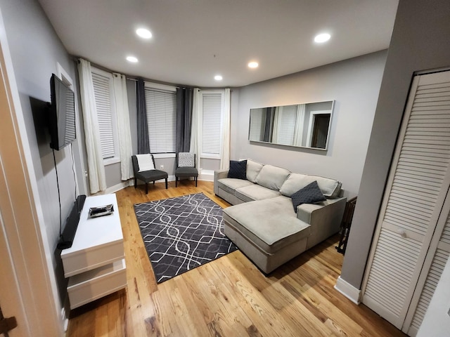 1022 N Rockwell St, Chicago, IL 60622 - living room featuring recessed lighting and wood finished floors