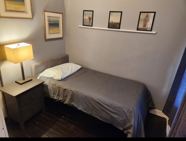 1022 N Rockwell St, Chicago, IL 60622 - bedroom with dark wood-style floors