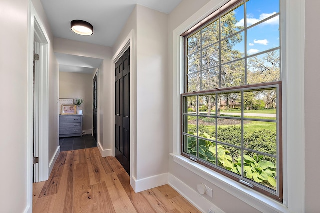 506 Aberdeen Rd, Frankfort, IL 60423 - hall featuring light wood-style floors and baseboards