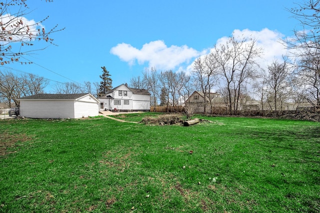 824 Rowlett Ave, Melrose Park, IL 60164 - view of yard featuring an outbuilding