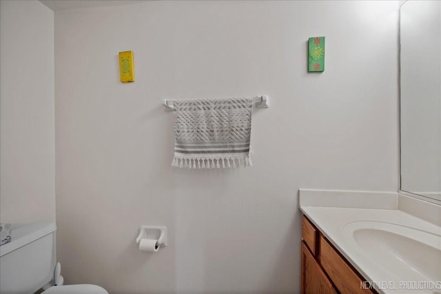 19 Vernon Ct, South Elgin, IL 60177 - half bath featuring toilet and vanity
