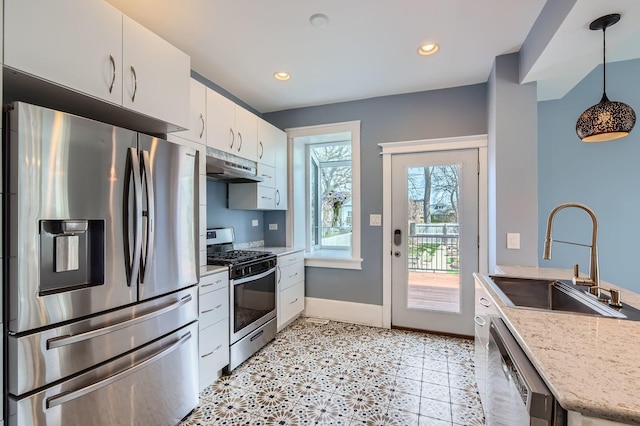 7525 S Crandon Ave, Chicago, IL 60649 - dining area with baseboards, dark wood-style floors, and a notable chandelier