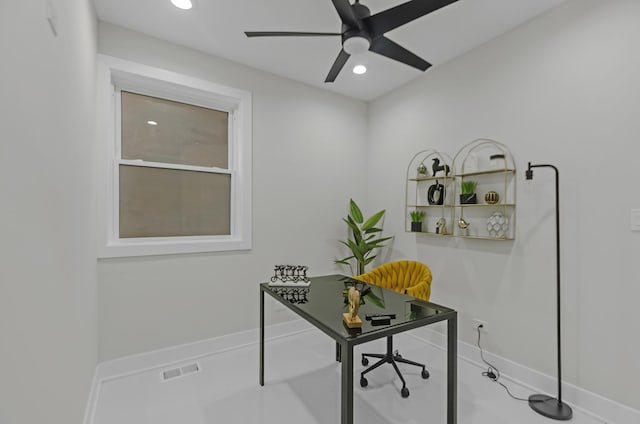 home office featuring recessed lighting, visible vents, baseboards, and a ceiling fan