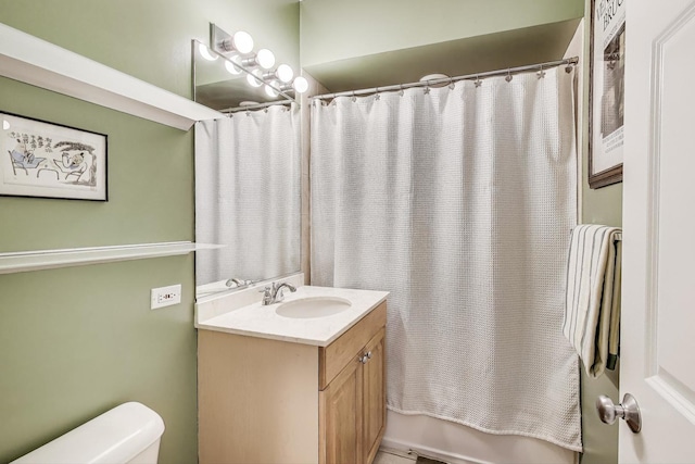 4860 N Kenmore Ave Unit 4S, Chicago, IL 60640 - full bath featuring vanity, toilet, and shower / bath combo