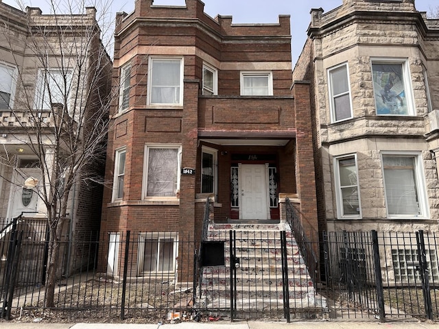 1842 S Drake Ave, Chicago, IL 60623 - view of front facade featuring a fenced front yard