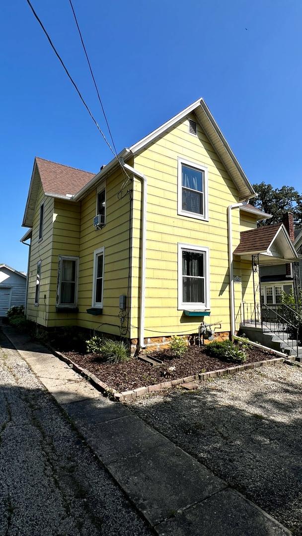 406 S Genesee St, Morrison, IL 61270 - photo 2