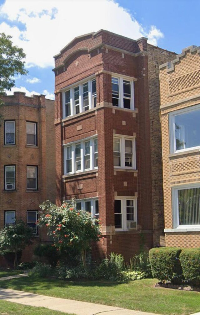6134 N Campbell Ave, Chicago, IL 60659 - photo 2