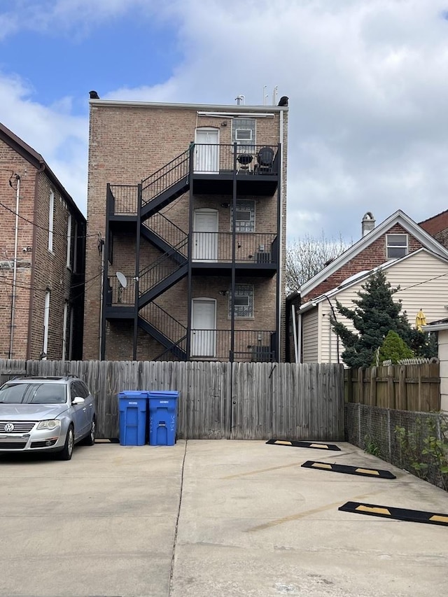3436 S Wallace St, Chicago, IL 60616 - back of property with fence and stairs