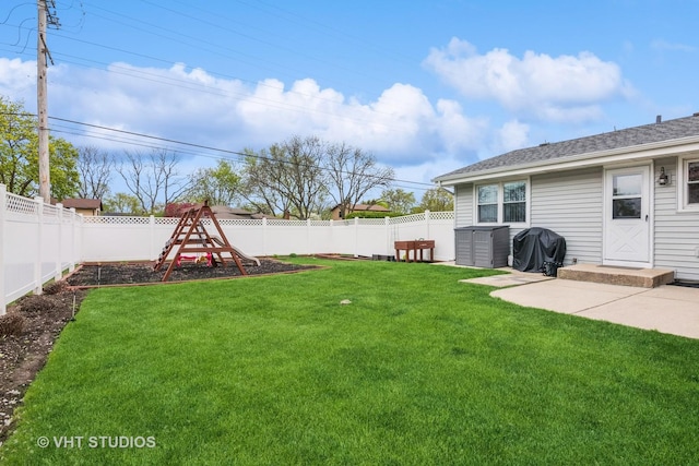 403 E Amherst St, Palatine, IL 60074 - view of yard featuring a fenced backyard