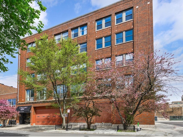 3323 N Paulina St Unit 5F, Chicago, IL 60657 - view of building exterior