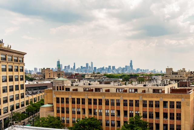 3323 N Paulina St Unit 5F, Chicago, IL 60657 - view of city
