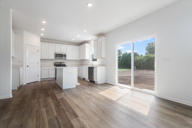 908 Fair Meadow St, North Aurora, IL 60542 - dining area featuring light wood-type flooring and recessed lighting