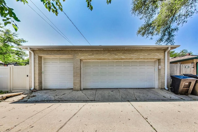 5801 N Drake Ave, Chicago, IL 60659 - garage featuring fence
