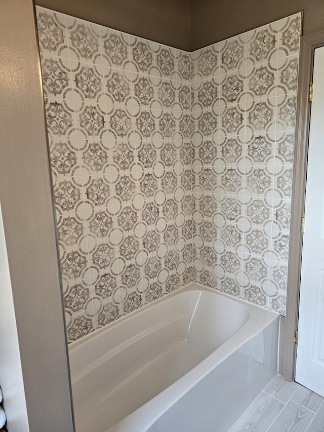 601 Powell St, Streator, IL 61364 - full bath with a bathing tub
