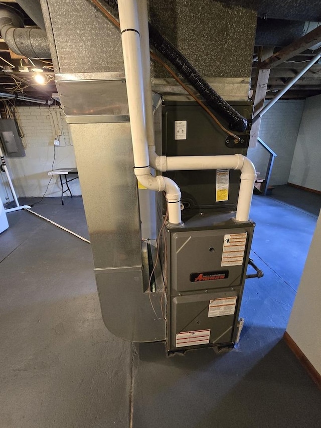 601 Powell St, Streator, IL 61364 - utilities with electric panel