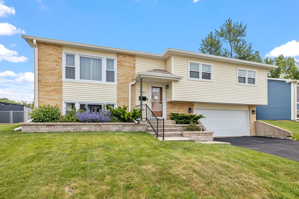 7821 Dalewood Pkwy, Woodridge, IL 60517 - photo 1