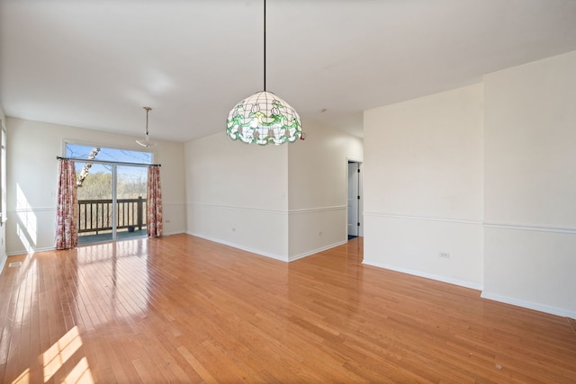 2543 Oneida Ln, Naperville, IL 60563 - interior space featuring light wood-type flooring and baseboards