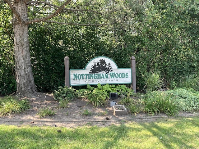 view of community / neighborhood sign