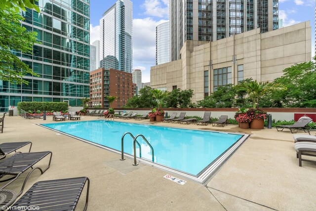 505 N Mcclurg Ct Unit 1801, Chicago, IL 60611 - community pool with a view of city and a patio