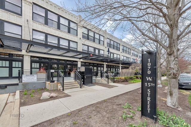 1070 W 15th St Unit 302, Chicago, IL 60608 - view of property