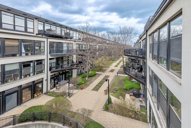 1070 W 15th St Unit 302, Chicago, IL 60608 - view of home's community