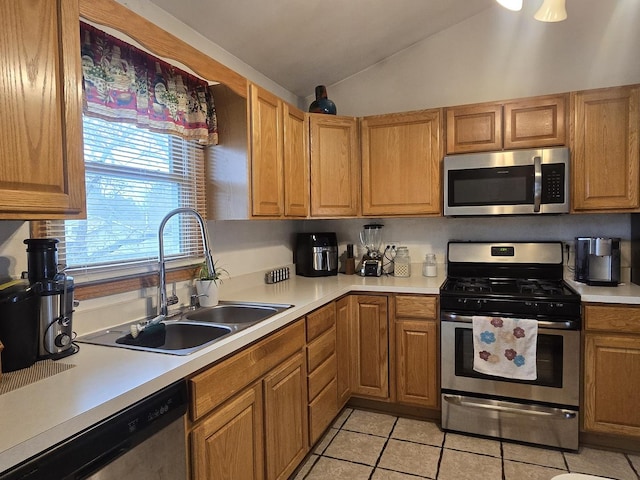 916 Winthrop Ct, Zion, IL 60099 - photo 8