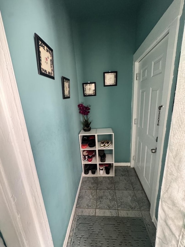 5015 N Kimberly Ave, Chicago, IL 60630 - interior space with baseboards