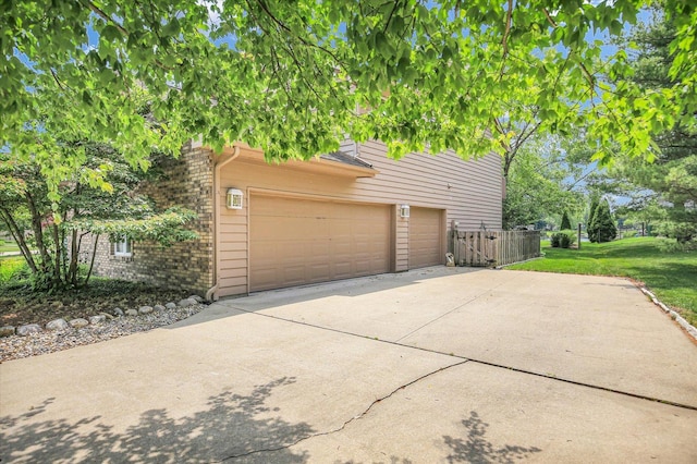 1801 Bentbrook Dr, Champaign, IL 61822 - garage with driveway