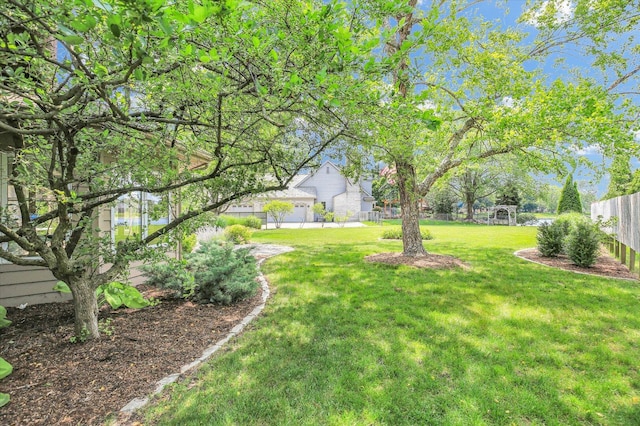 1801 Bentbrook Dr, Champaign, IL 61822 - view of yard
