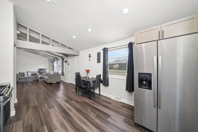 2708 Oxford Dr, Markham, IL 60426 - kitchen featuring stainless steel appliances, dark wood-style floors, visible vents, recessed lighting, and lofted ceiling
