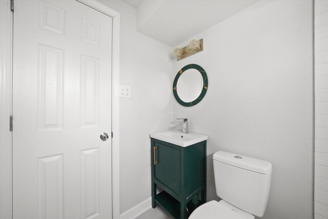 2708 Oxford Dr, Markham, IL 60426 - bathroom with vanity and toilet