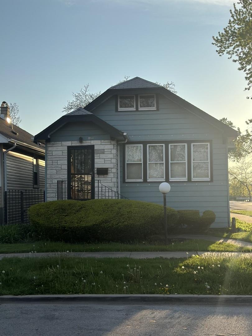9900 S Wallace St, Chicago, IL 60628 - bungalow with stone siding