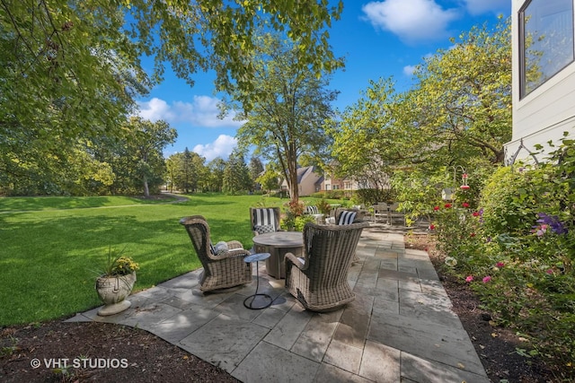 1525 Woodcrest Ct, Aurora, IL 60502 - view of patio featuring outdoor dining area