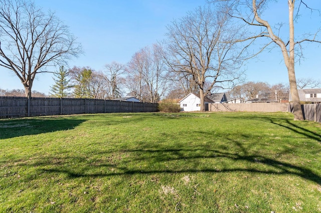280 Westerfield Pl, Grayslake, IL 60030 - view of yard with a fenced backyard