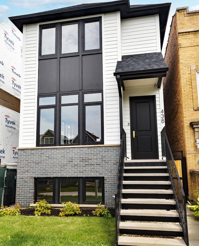 2438 W Berteau Ave, Chicago, IL 60618 - photo 1