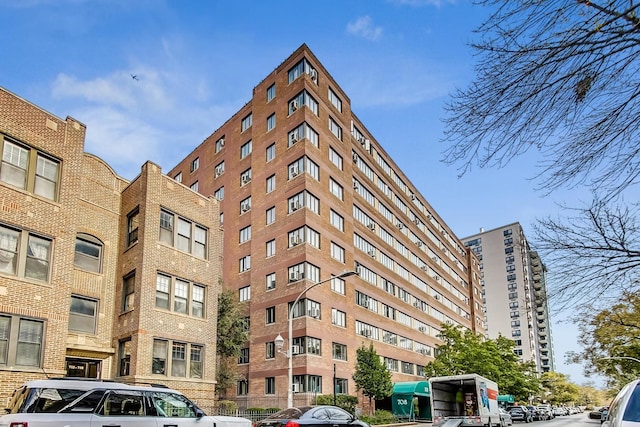 700 W Bittersweet Pl Unit 807, Chicago, IL 60613 - view of building exterior