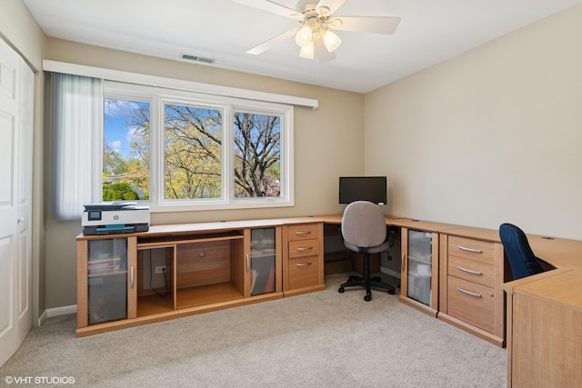 1831 Ellendale Dr, Northbrook, IL 60062 - office space with light carpet and a ceiling fan